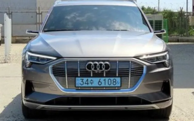 인천중고차직거래장터 e-트론 55 콰트로 매물 사진 19 - 2023/09 25,187km