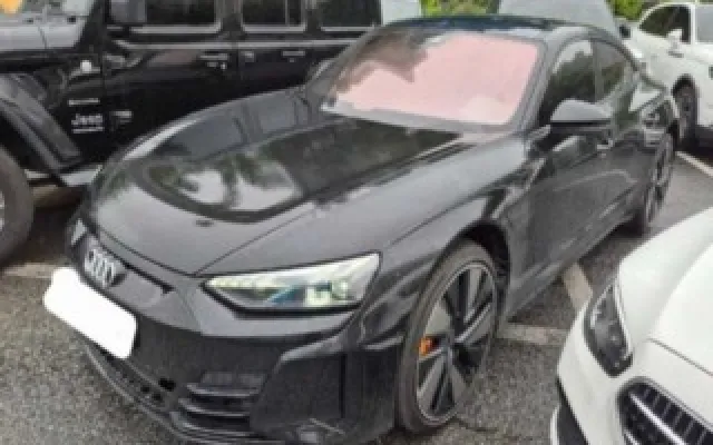 인천중고차직거래장터 e-트론 GT GT 콰트로 프리미엄 매물 사진 3 - 2022/03 46,132km